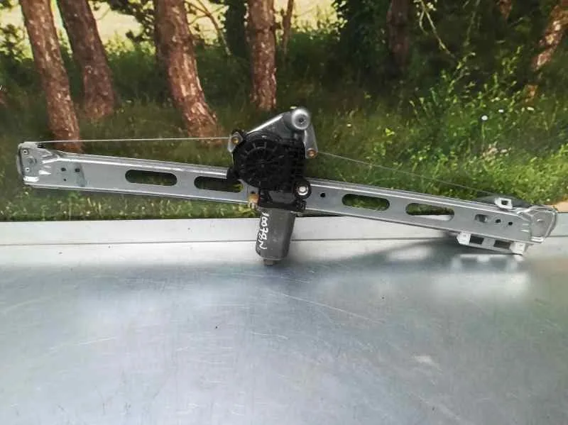 Elevalunas Delantero Derecho para Mercedes-Benz Clase A (W168)