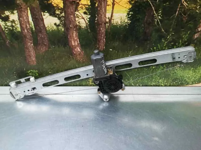 Elevalunas Delantero Derecho para Mercedes-Benz Clase A (W168)