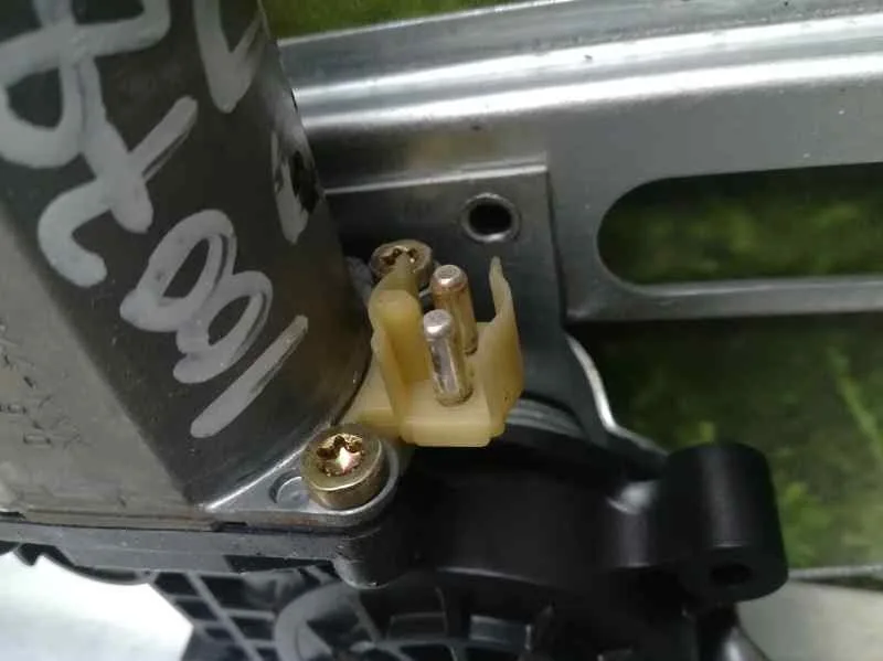 Elevalunas Delantero Derecho para Mercedes-Benz Clase A (W168)