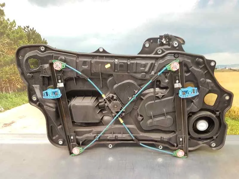 Elevalunas Delantero Derecho para Lancia Ypsilon (101)