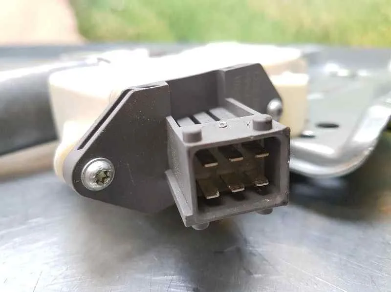 Elevalunas Delantero Derecho para Toyota Avensis Berlina (T25)