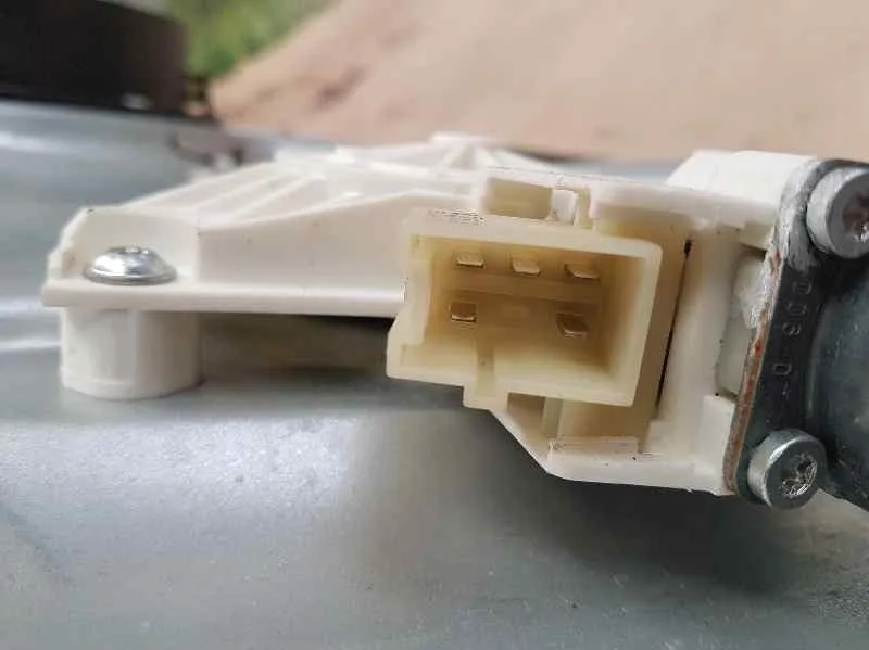 Elevalunas Delantero Derecho para Mercedes-Benz Clase M (W164)