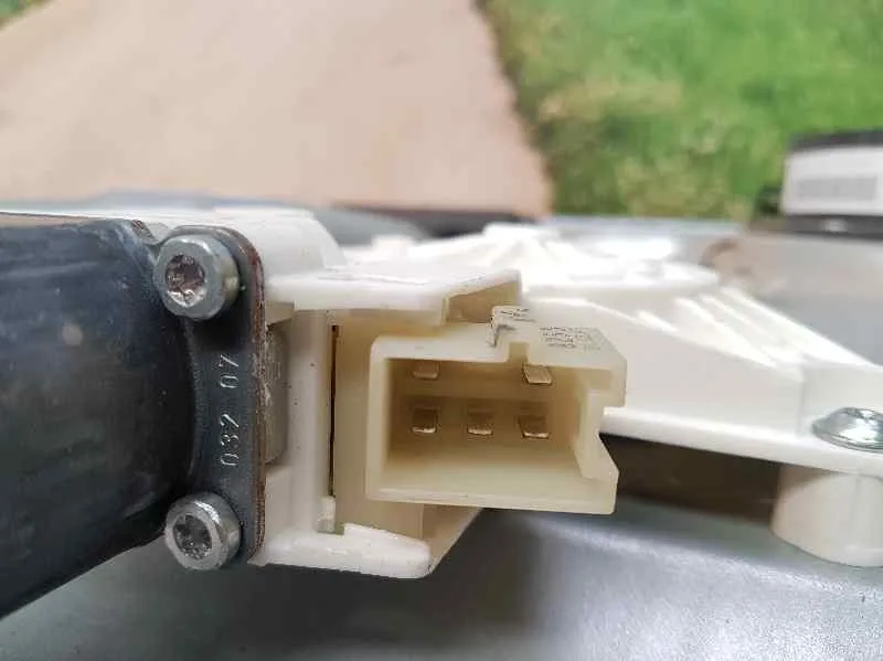 Elevalunas Delantero Izquierdo para Mercedes-Benz Clase M (W164)