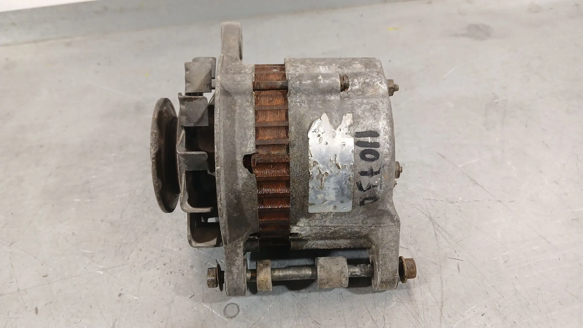 Alternador para Ausa Dv17