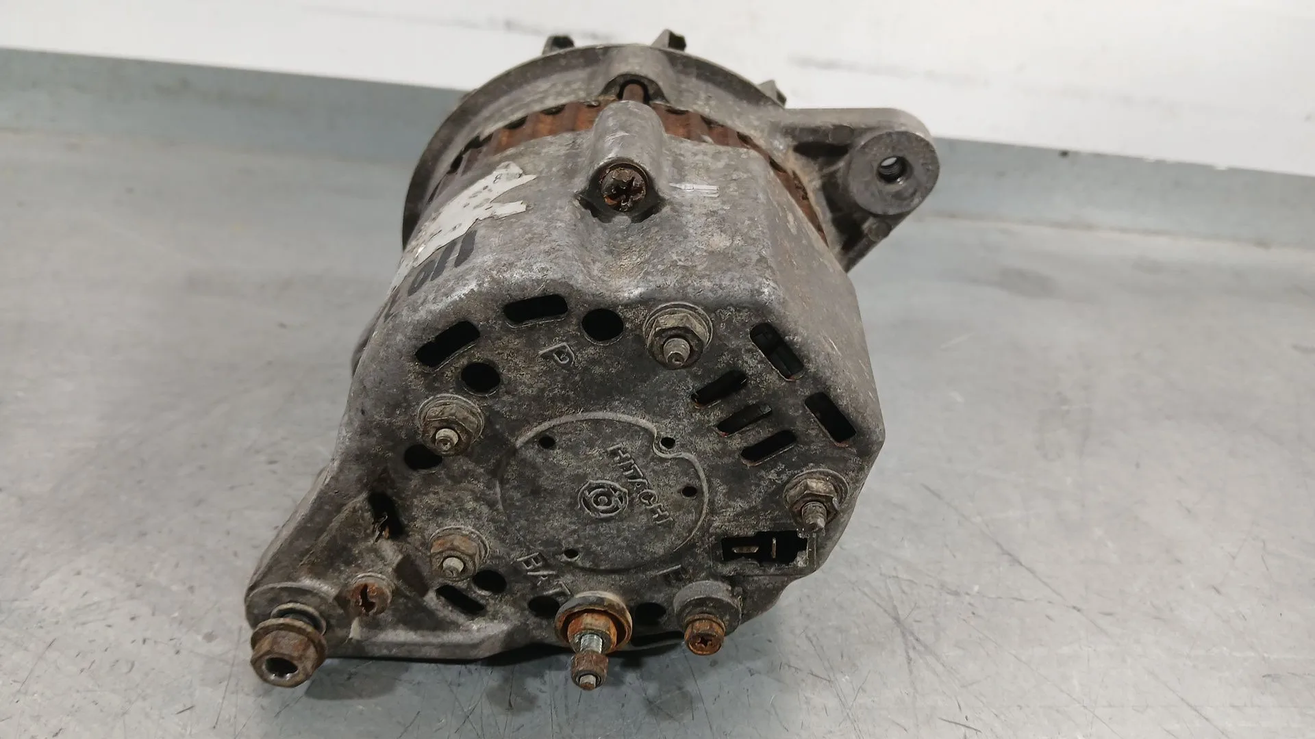Alternador para Ausa Dv17