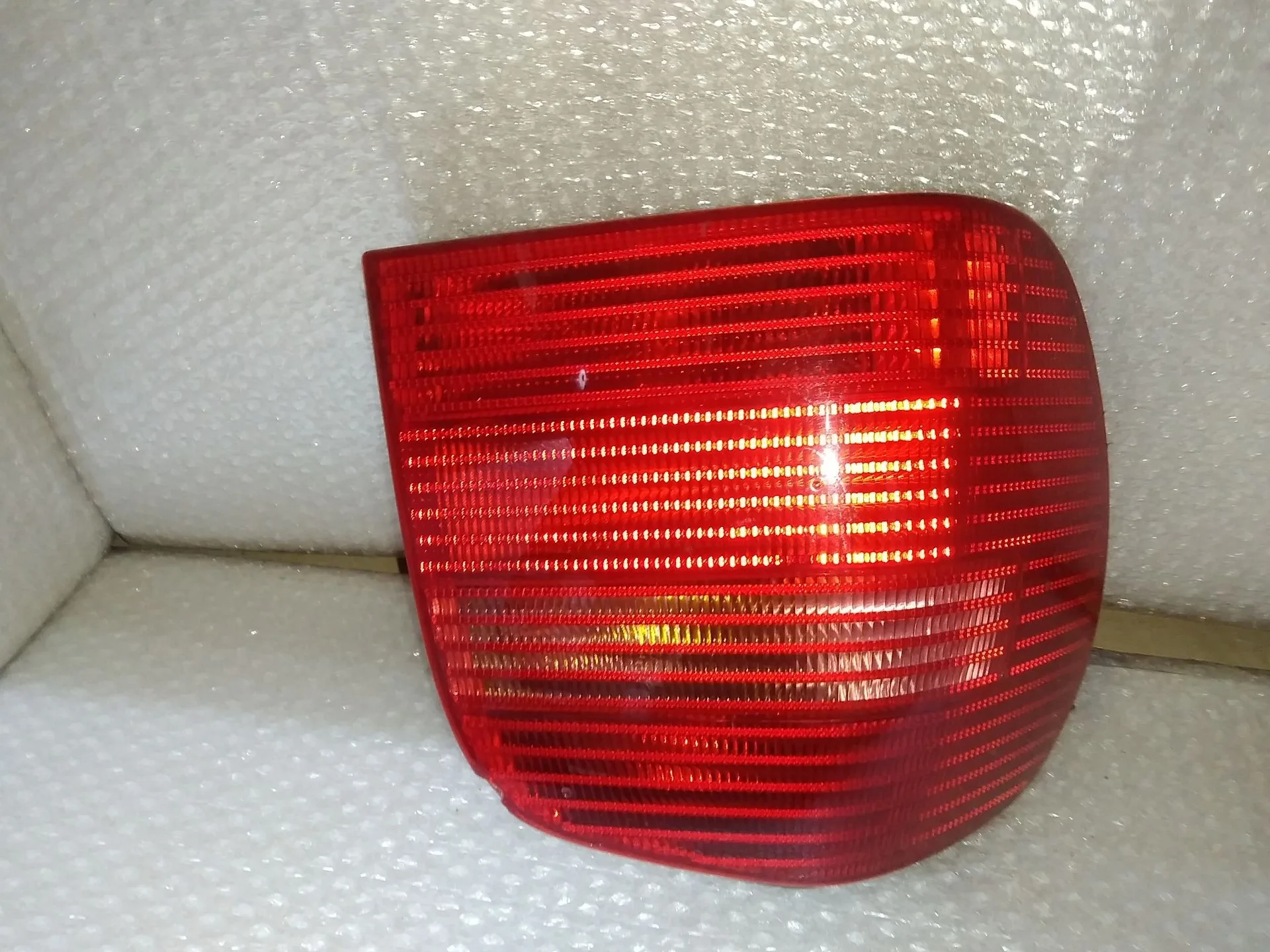 Piloto Trasero Derecho para Volkswagen Polo Berlina (6N2)