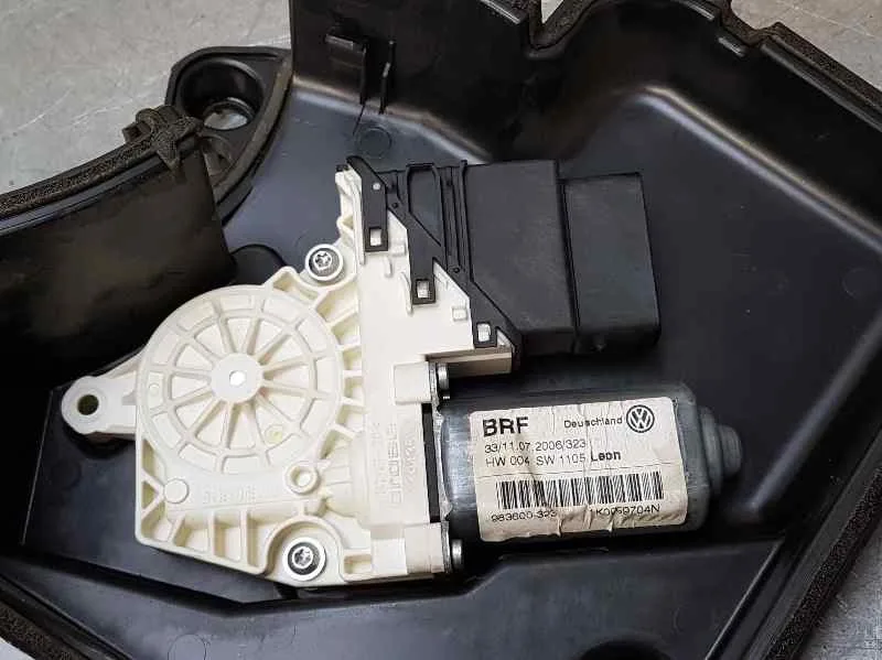 Elevalunas Trasero Derecho para Seat Leon (1P1)