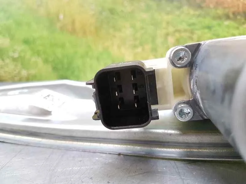 Elevalunas Trasero Derecho para Ford Focus Turn.