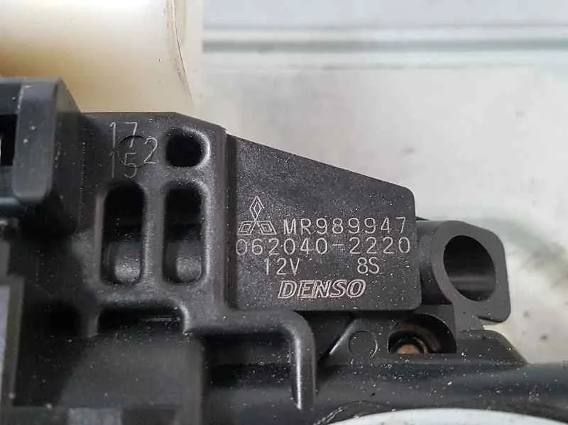 Elevalunas Delantero Derecho para Mitsubishi Montero (V80/V90)