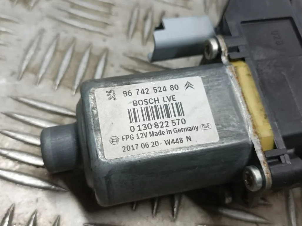Elevalunas Delantero Derecho para Citroën C4 Cactus