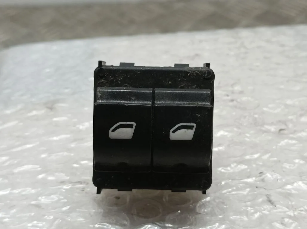 Mando Elevalunas Delantero Izquierdo para Citroën C3