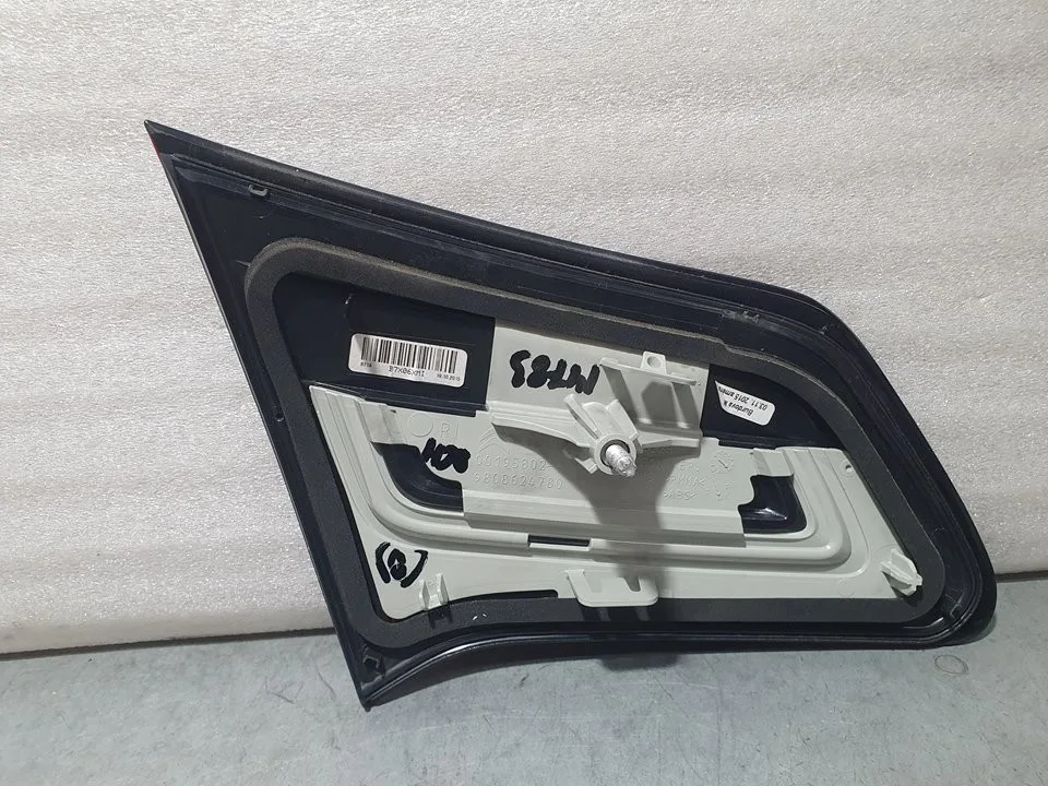 Piloto Trasero Derecho para Citroën C4 Lim.
