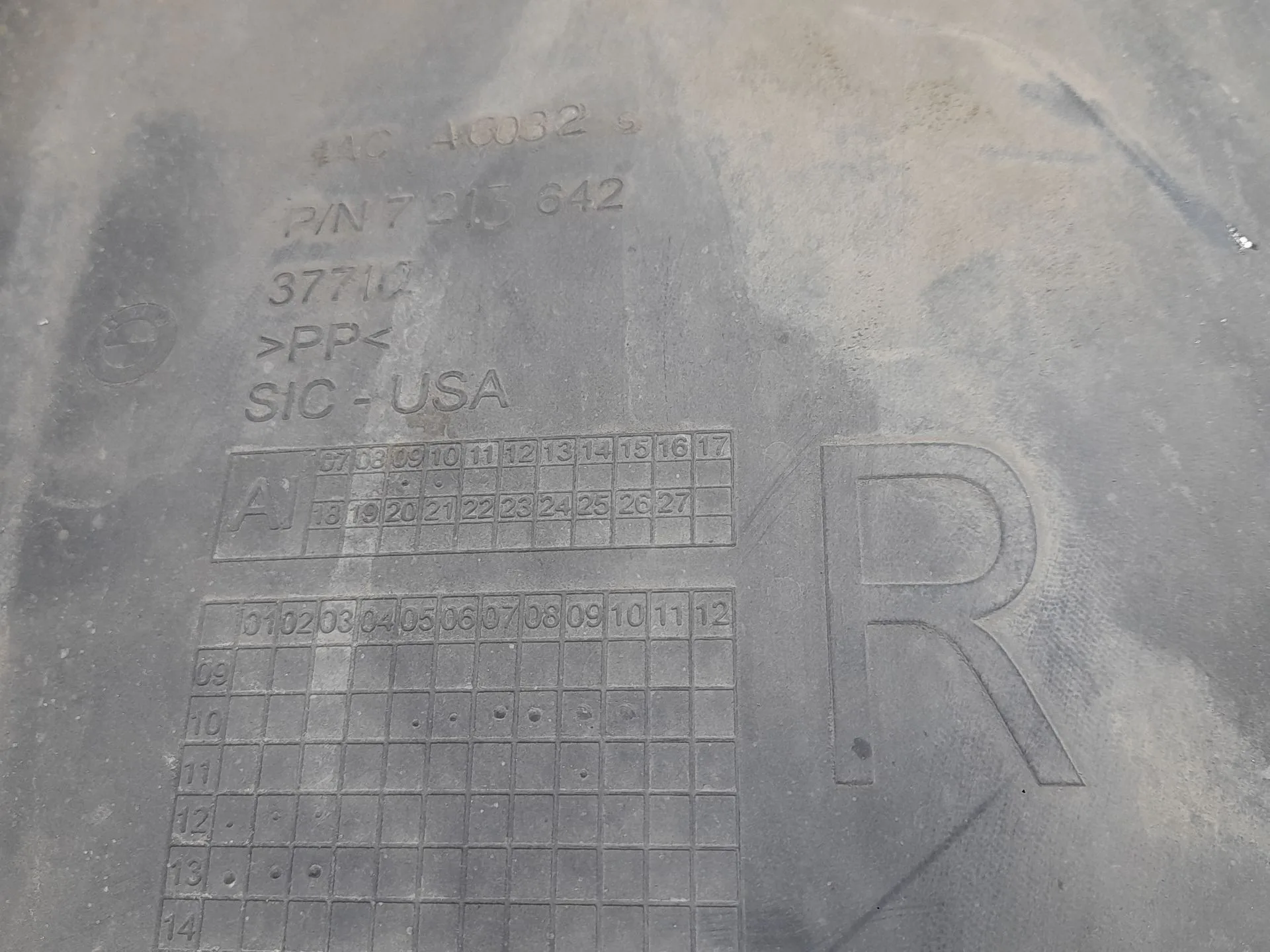Plastico Pase Rueda Del. Dch. para Bmw X4 (F26)