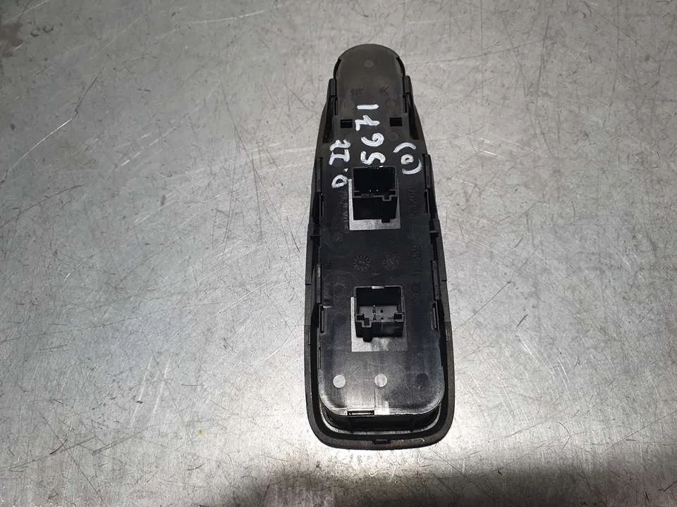 Mando Elevalunas Delantero Izquierdo para Citroën C4 Picasso