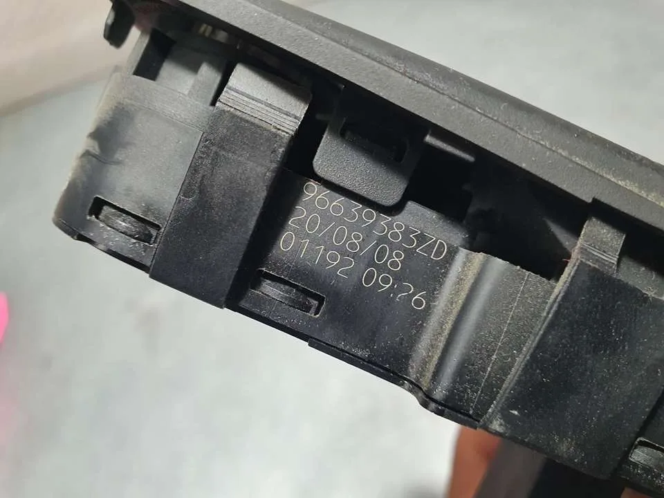 Mando Elevalunas Delantero Izquierdo para Citroën C4 Picasso