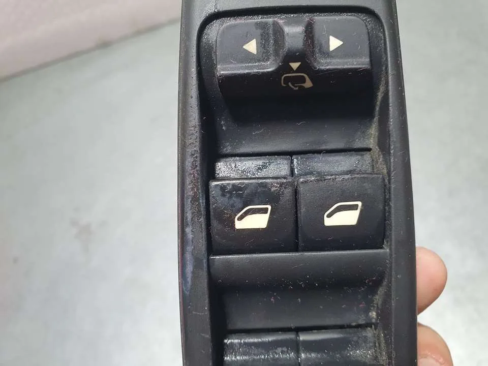 Mando Elevalunas Delantero Izquierdo para Citroën C4 Picasso