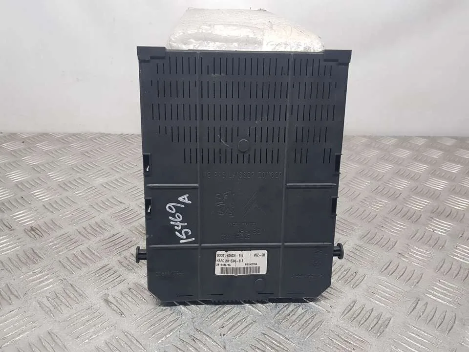 Caja Reles / Fusibles para Citroën C4 Berlina