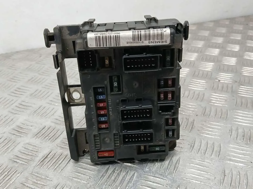 Caja Reles / Fusibles para Citroën C5 Berlina