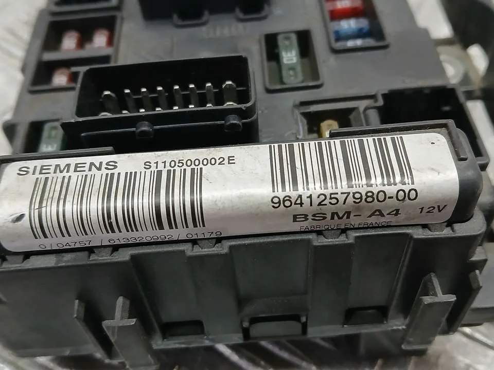 Caja Reles / Fusibles para Citroën C5 Berlina
