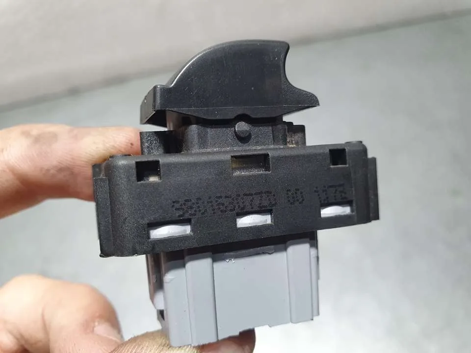 Mando Elevalunas Delantero Derecho para Citroën Berlingo
