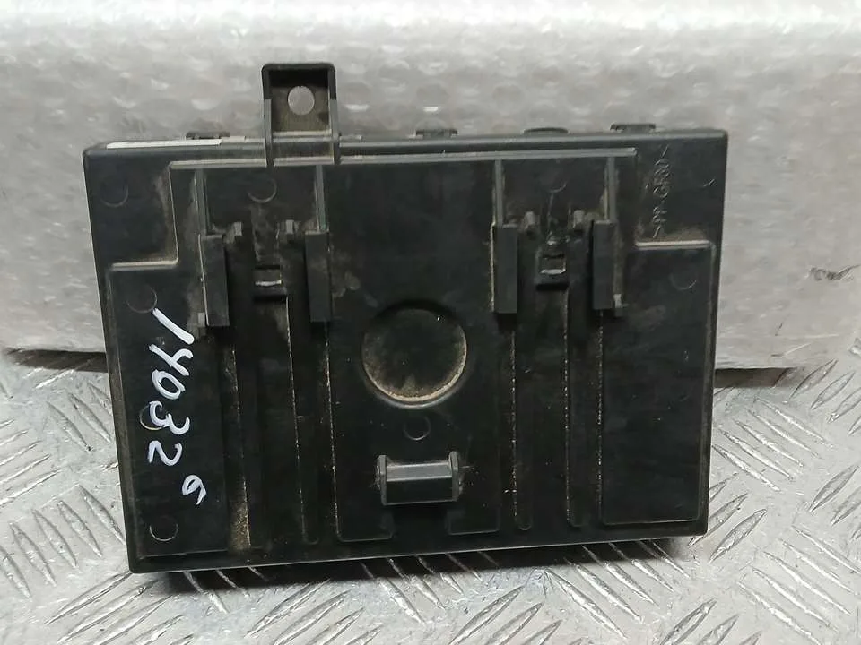 Caja Reles / Fusibles para Ford Fiesta (Cb1)