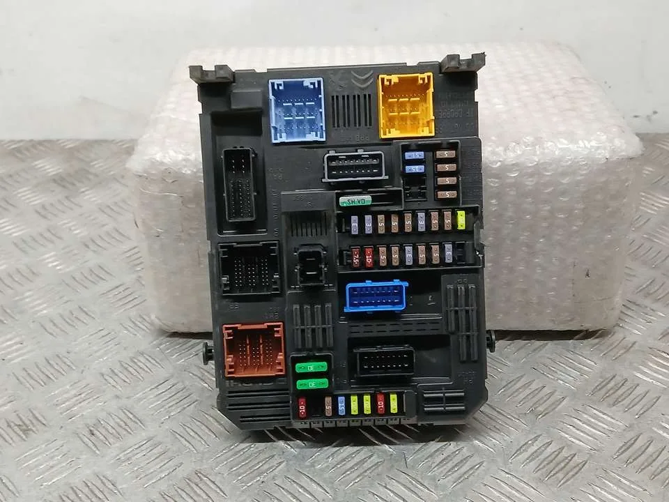 Caja Reles / Fusibles para Citroën C4 Cactus