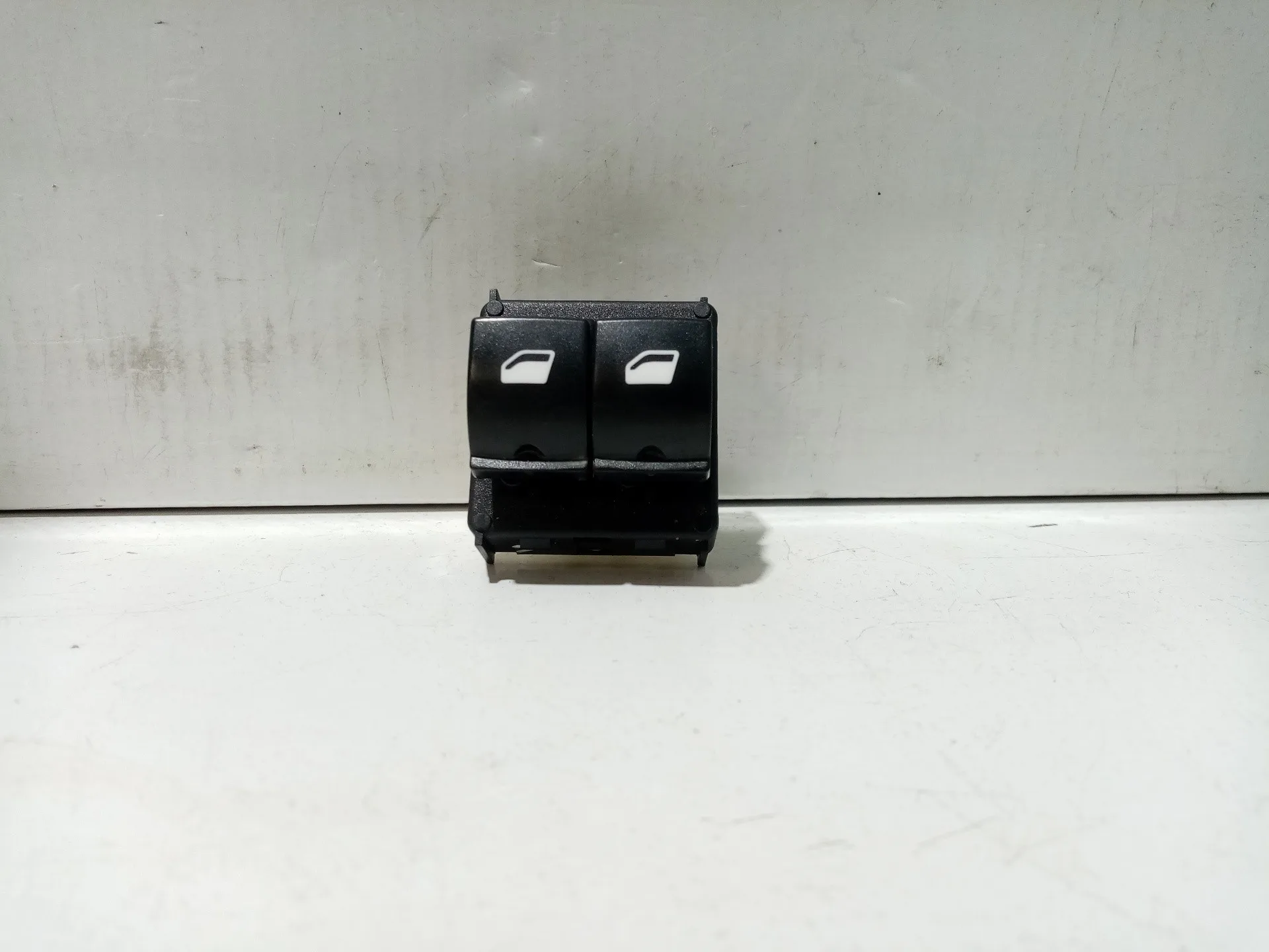 Mando Elevalunas Delantero Izquierdo para Citroën Berlingo