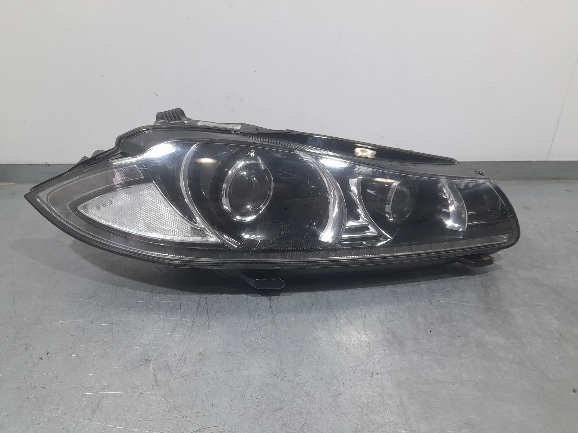 Faro Derecho para Jaguar Xf
