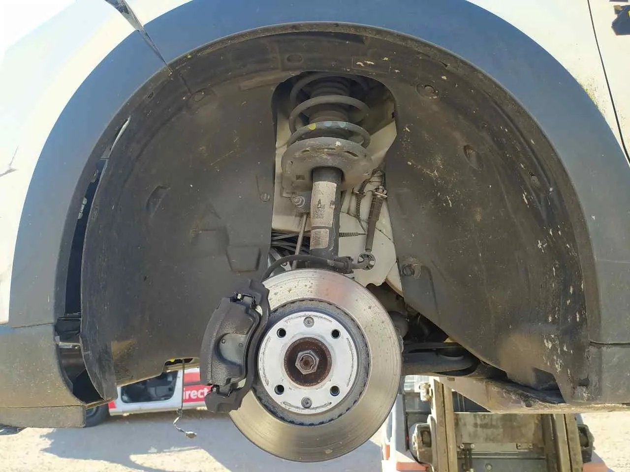 Plastico Pase Rueda Del. Izq. para Citroën C3