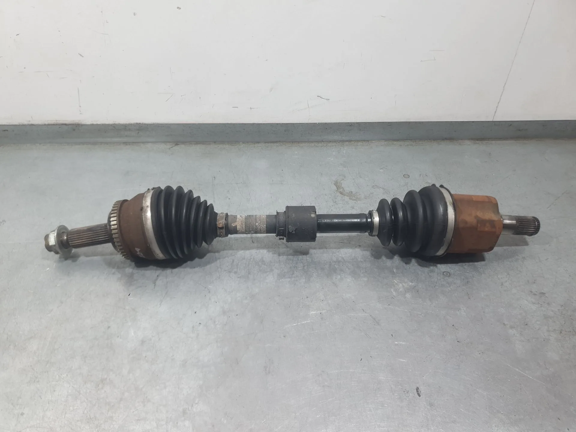Transmision Delantera Izquierda para Kia Cee'd