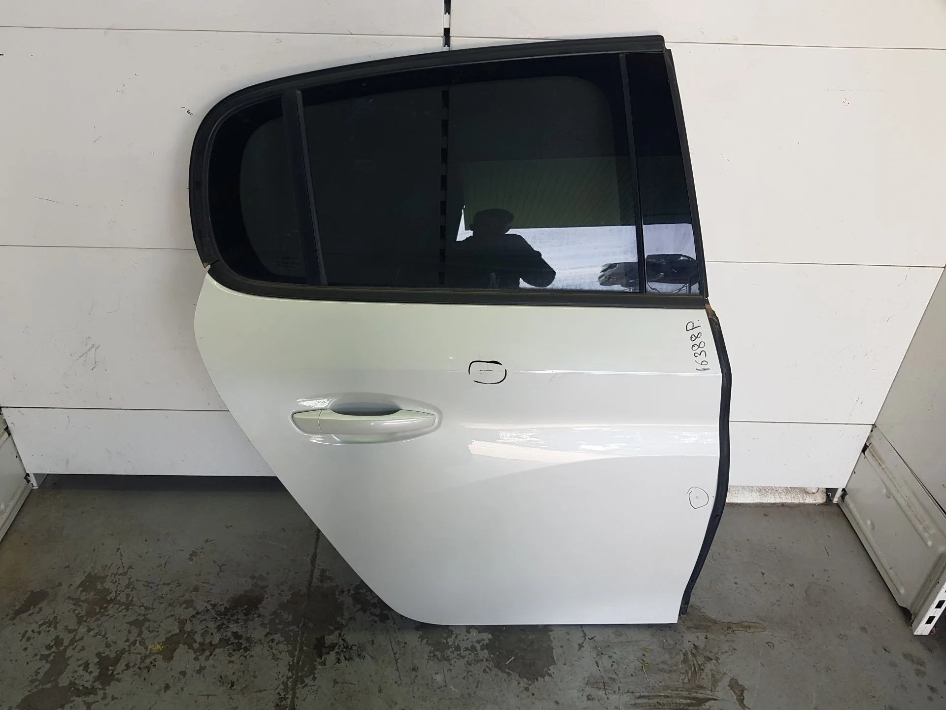 Puerta Trasera Derecha para Peugeot 208 (P2)
