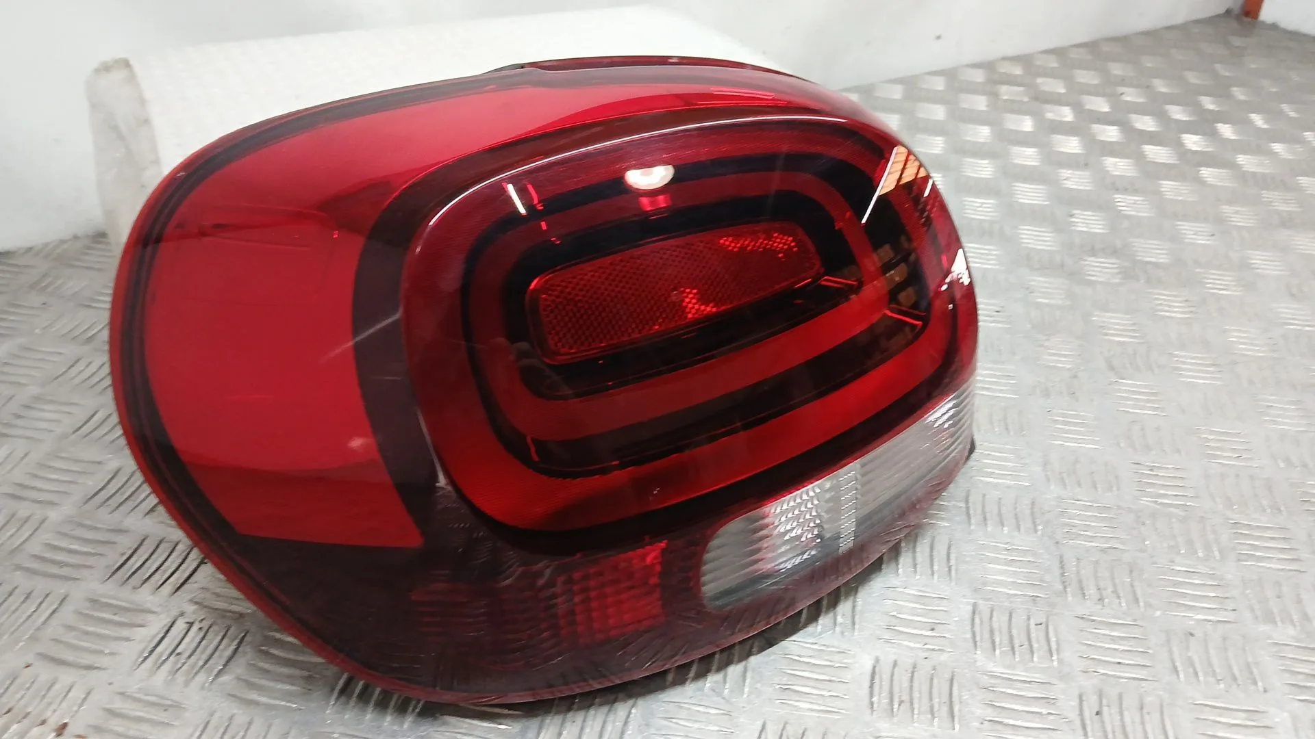 Piloto Trasero Izquierdo para Citroën C3 Iii (Sx)