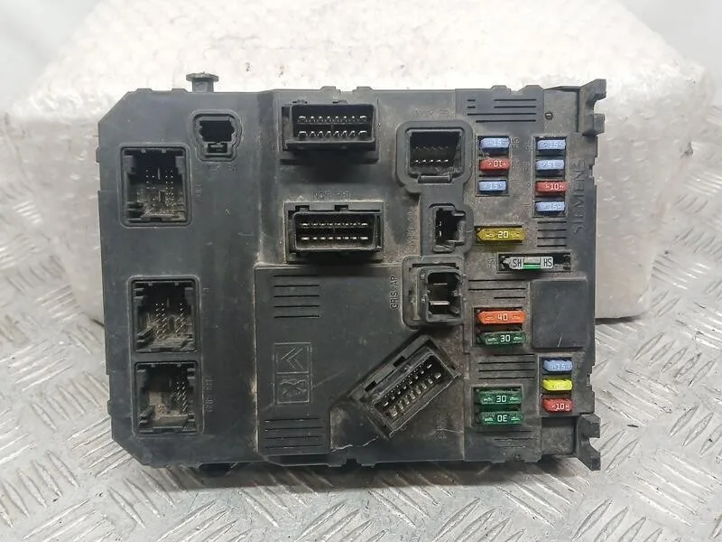 Caja Reles / Fusibles para Citroën Xsara Picasso