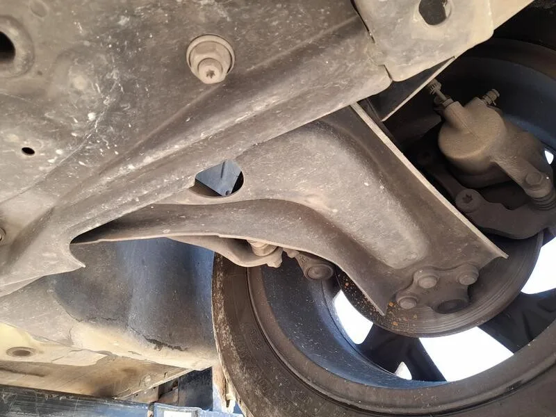 Brazo Suspension Inferior Delantero Izquierdo para Citroën C-Elysee (Dd_)