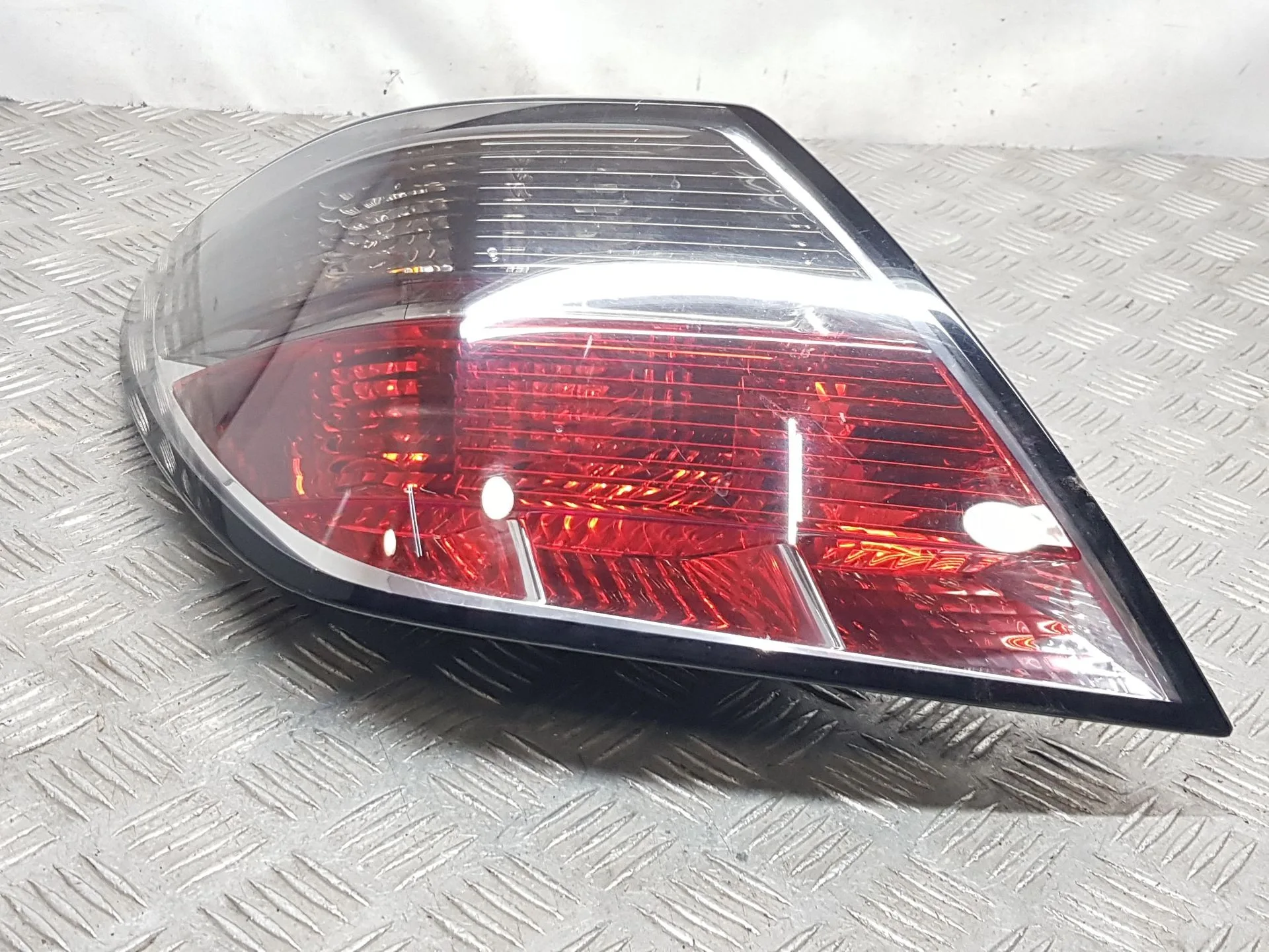 Piloto Trasero Izquierdo para Opel Astra H Gtc (A04)