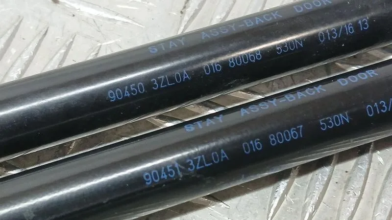 Amortiguadores Maletero / Porton para Nissan Pulsar (C13)