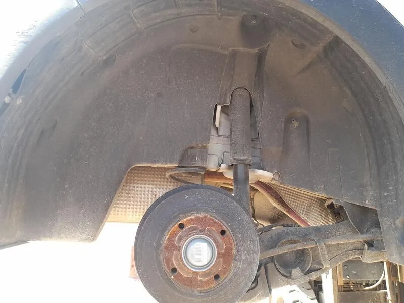 Plastico Pase Rueda Tras. Dch. para Citroën C3 Iii (Sx)