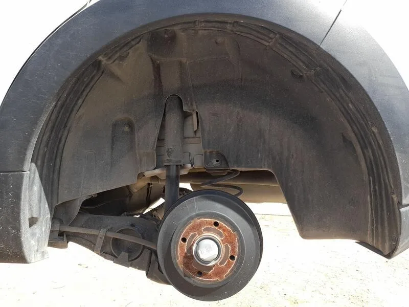 Plastico Pase Rueda Tras. Izq. para Citroën C3 Iii (Sx)