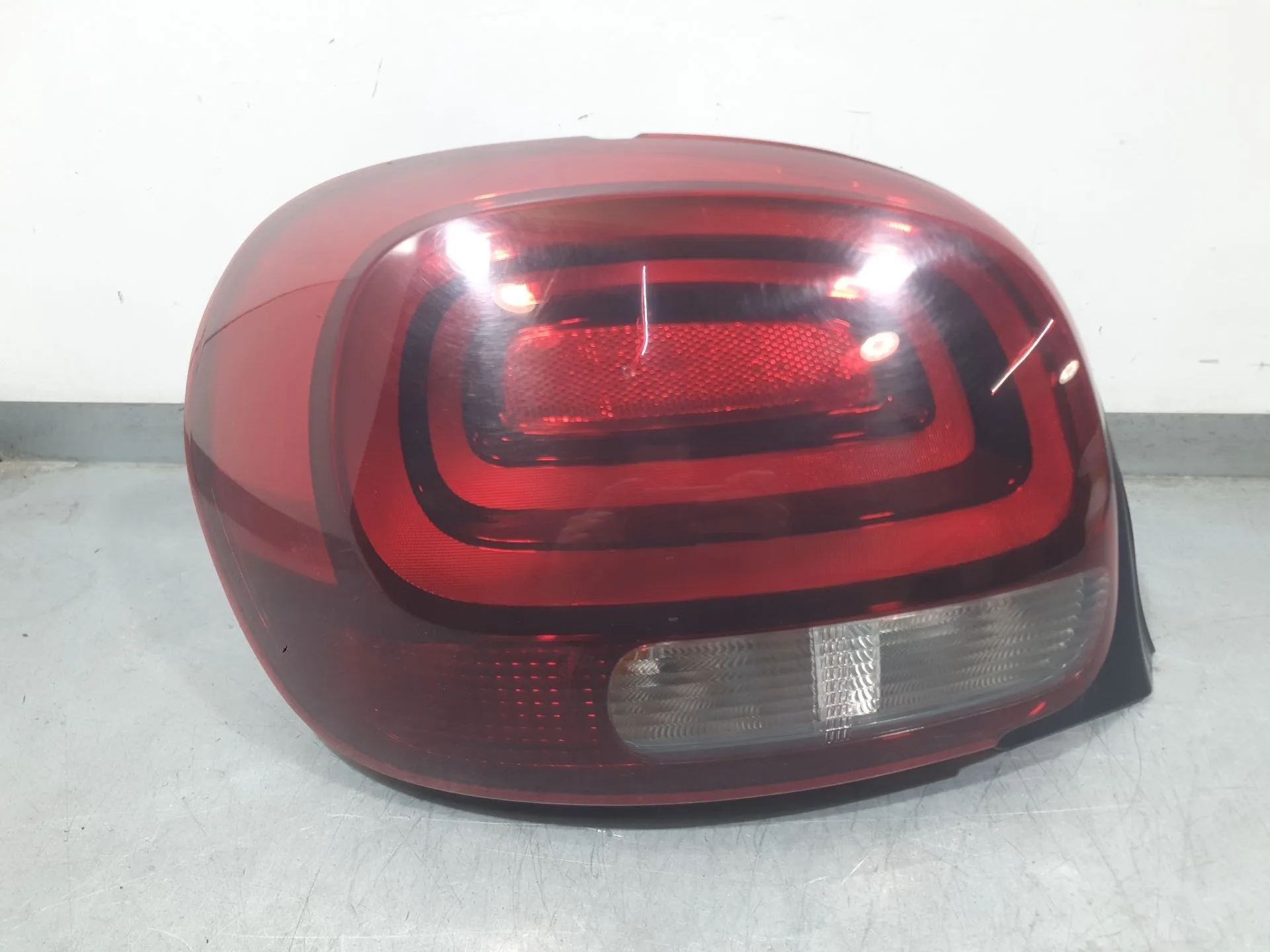 Piloto Trasero Izquierdo para Citroën C3 Iii (Sx)