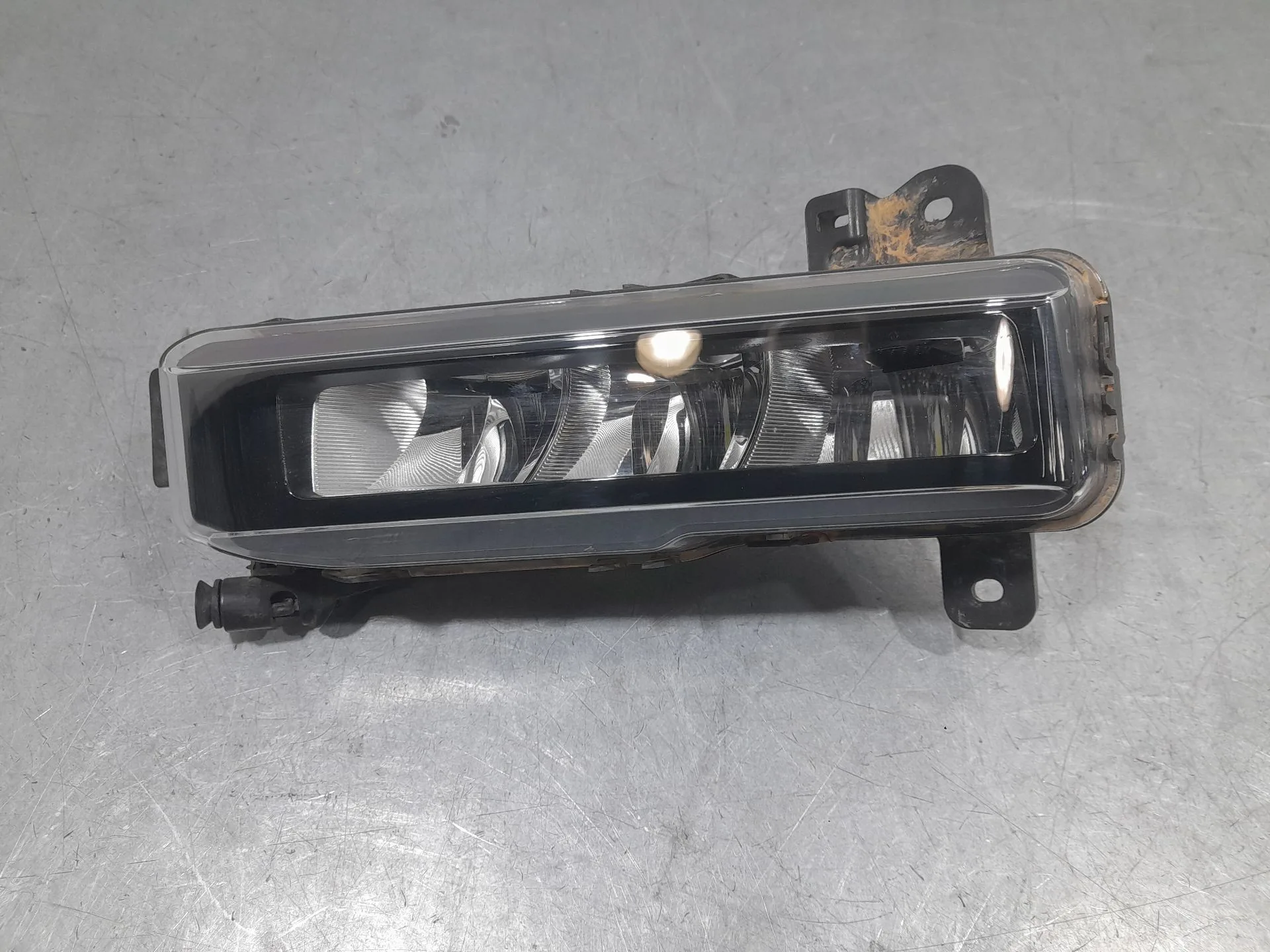 Faro Antiniebla Izquierdo para Bmw 1 (F40)