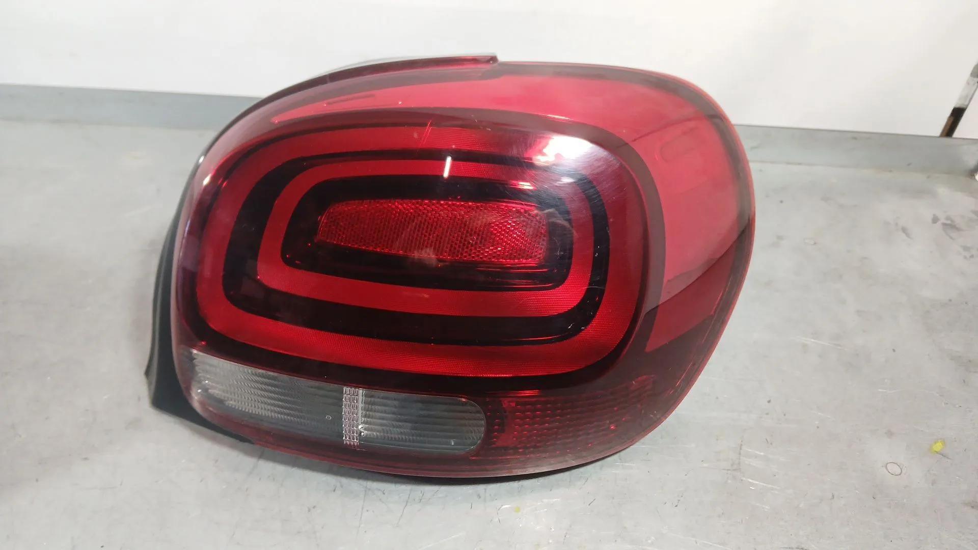 Piloto Trasero Derecho para Citroën C3 Iii (Sx)