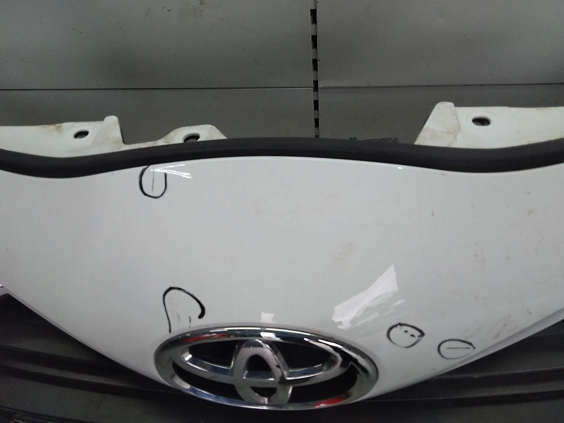 Paragolpes Delantero para Toyota Yaris (_P13_)