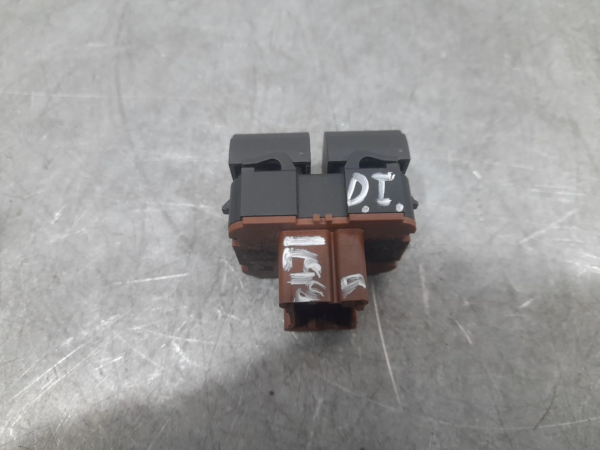 Mando Elevalunas Delantero Izquierdo para Dacia Sandero Iii
