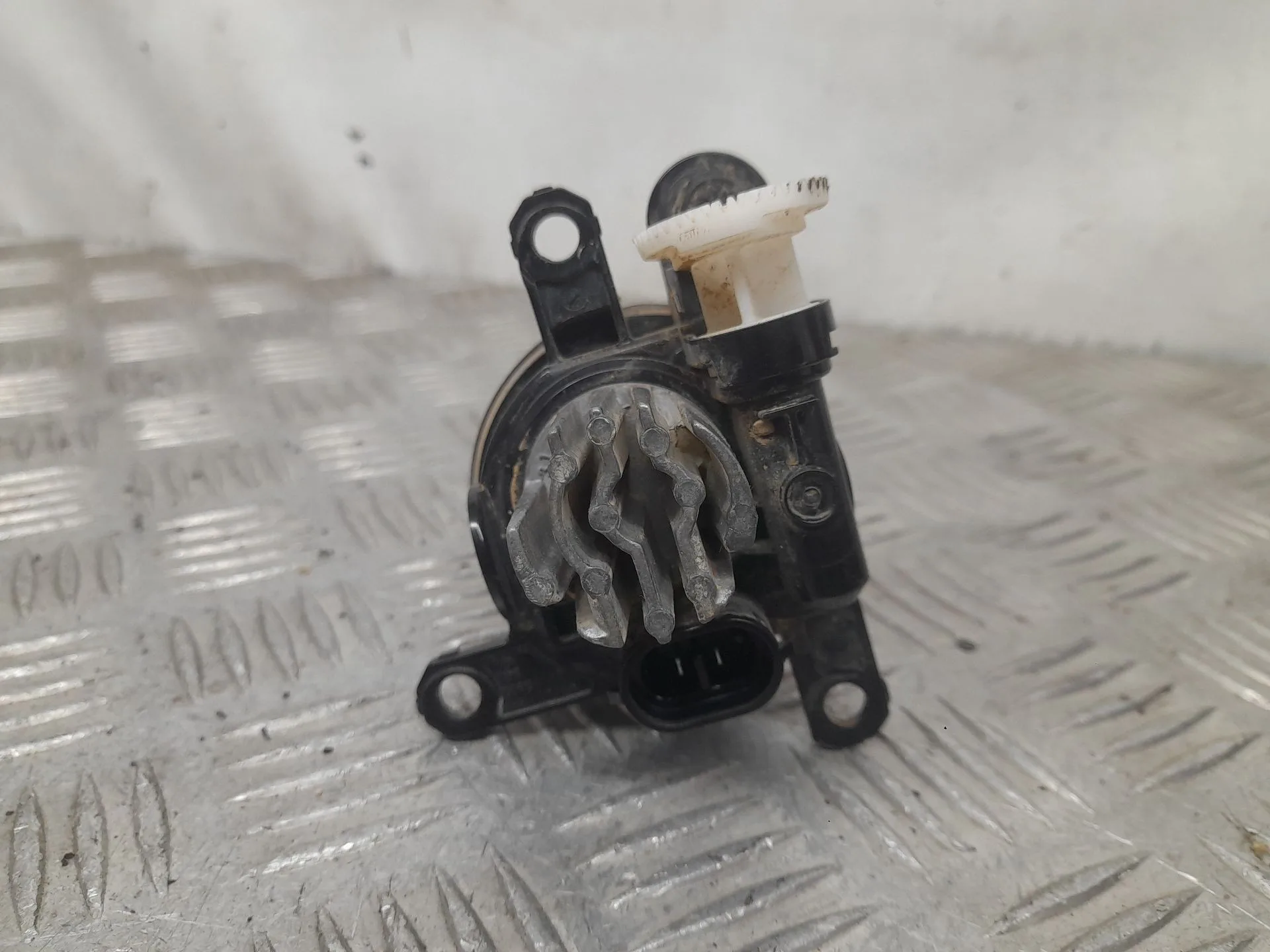 Faro Antiniebla Izquierdo para Opel Corsa F (P2Jo)