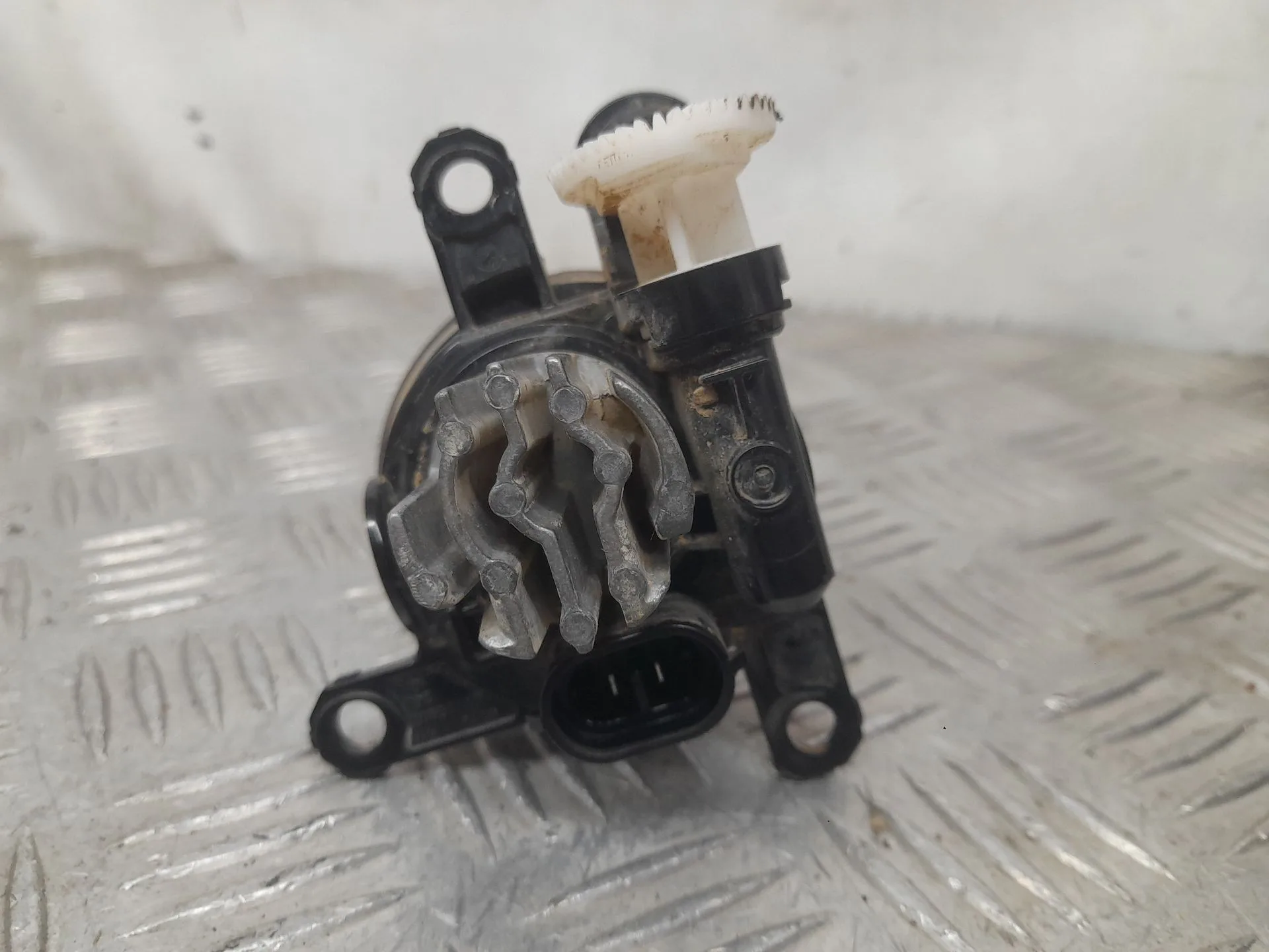 Faro Antiniebla Izquierdo para Opel Corsa F (P2Jo)