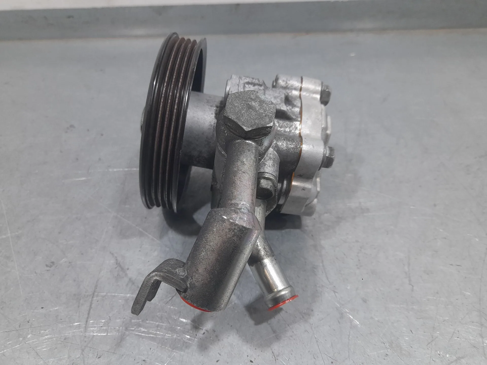 Bomba Direccion para Nissan Nt400 Cabstar (F24M)