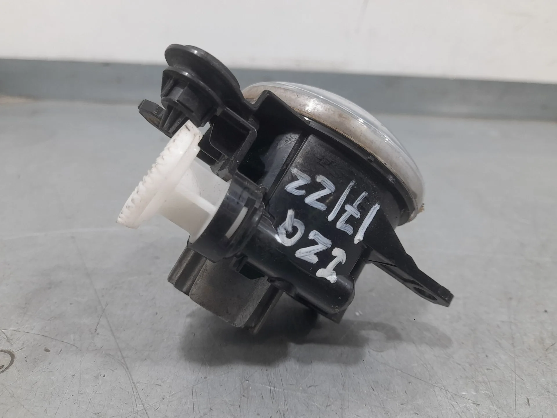 Faro Antiniebla Izquierdo para Opel Corsa F (P2Jo)
