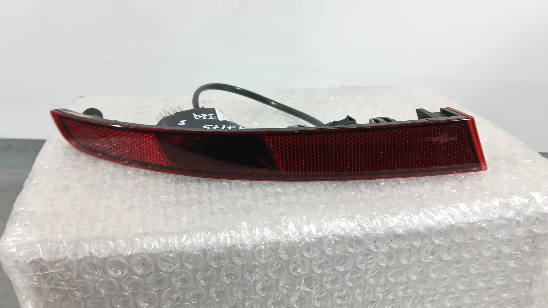 Piloto Trasero Izquierdo Paragolpes para Skoda Kamiq (Nw4)