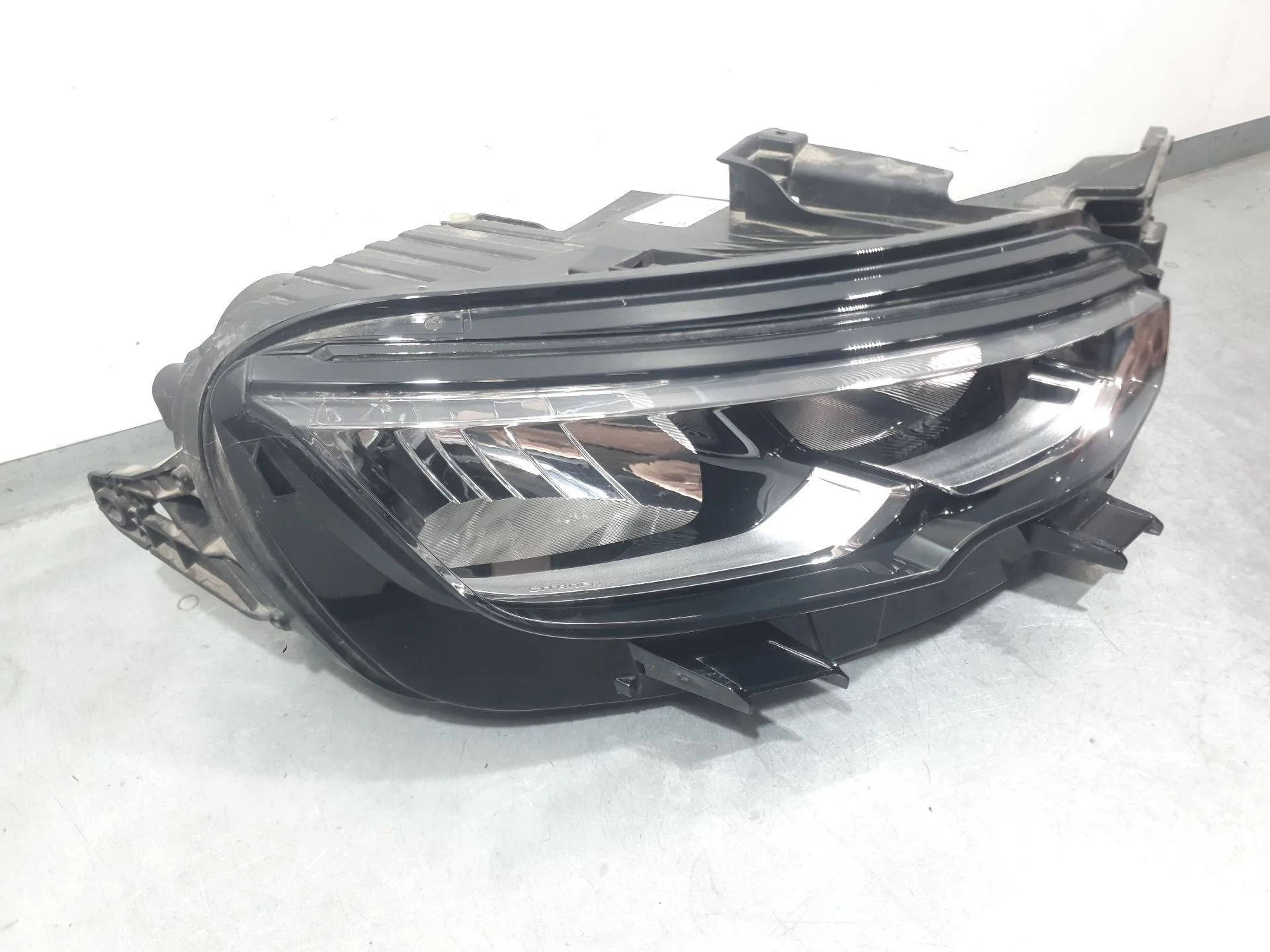 Faro Derecho para Citroën C5 Aircross (Ac_, Aj_, Ar_, A4_)
