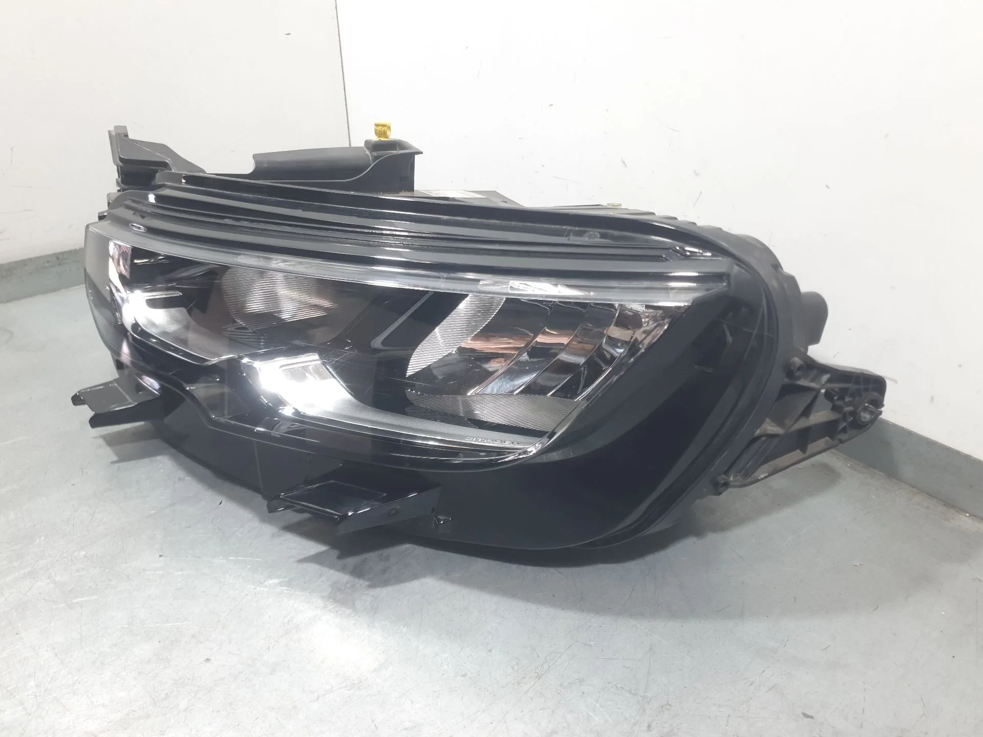 Faro Izquierdo para Citroën C5 Aircross (Ac_, Aj_, Ar_, A4_)